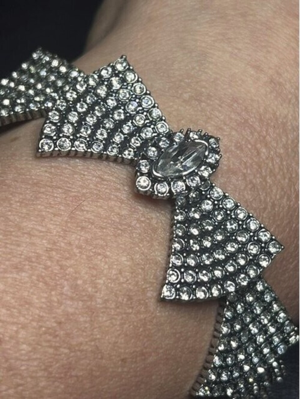 B6174 Banana Republic Pave Rhinestone Bow Link Bracelet  Crystal Sparkle 7.5"